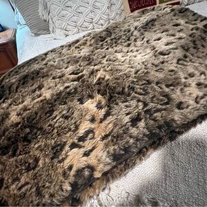 Luxurious Duvet Faux Fur Leopard Print